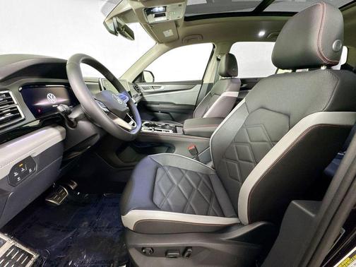 Deep Black Pearl 2026 Volkswagen Atlas Peak Edition