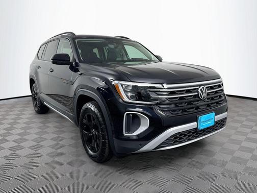Deep Black Pearl 2026 Volkswagen Atlas Peak Edition