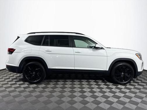2025 Volkswagen Atlas 2.0T SE w/Technology 4MOTION