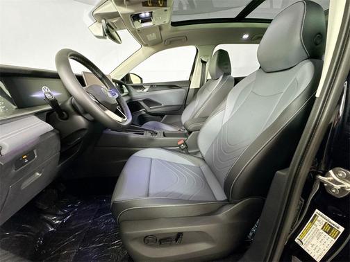 2025 Volkswagen Tiguan 2.0T SE 4MOTION