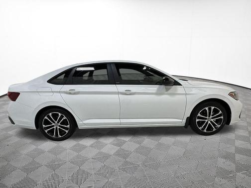 Pure White 2023 Volkswagen Jetta 1.5T Sport