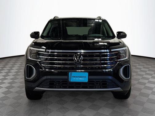 Deep Black Pearl 2026 Volkswagen Atlas 2.0T SE w/Technology 4MOTION