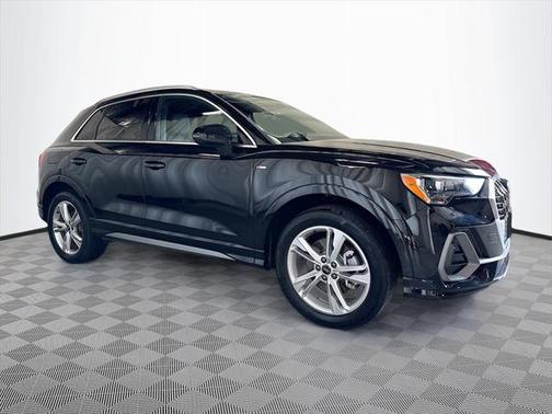 2022 Audi Q3 45 S line Premium