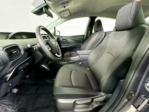 2022 Toyota Prius L