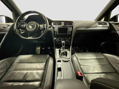 2016 Volkswagen Golf R 4-Door