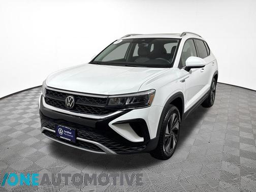 Pure White 2024 Volkswagen Taos 1.5T SE