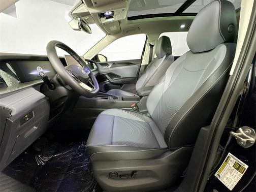 2025 Volkswagen Tiguan 2.0T SE 4MOTION