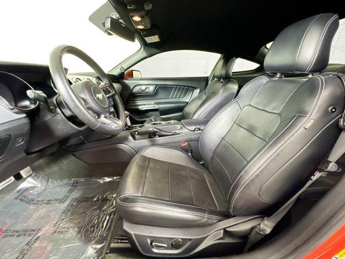 2016 Ford Mustang EcoBoost Premium