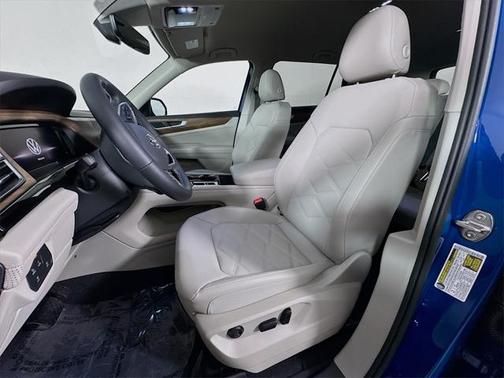 2025 Volkswagen Atlas 2.0T SE w/Technology 4MOTION