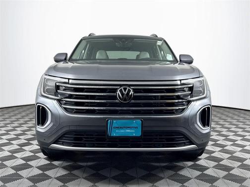 2025 Volkswagen Atlas 2.0T SE w/Technology 4MOTION