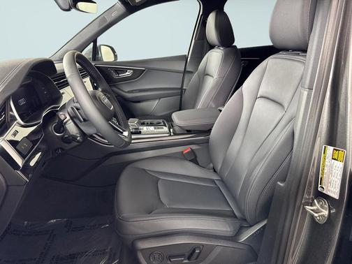 Samurai Gray Metallic 2026 Audi Q7 45 Premium