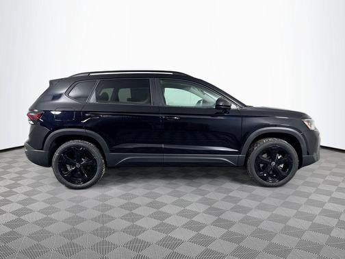 2026 Volkswagen Taos SE Black