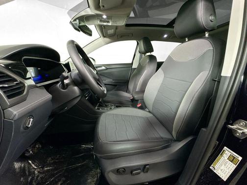 2026 Volkswagen Taos SE Black