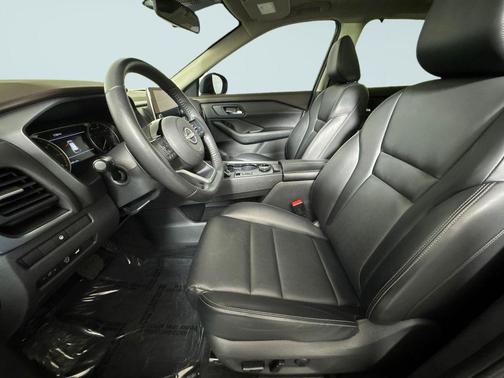 Super Black 2023 Nissan Rogue SV