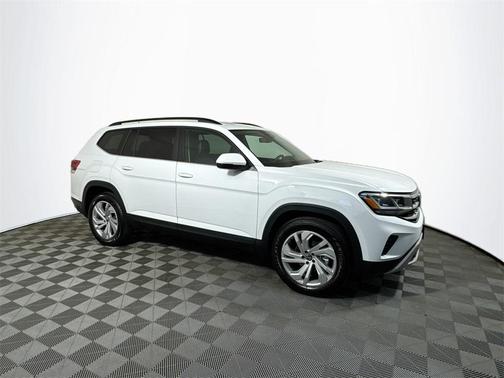 2023 Volkswagen Atlas 2.0T SE w/Technology 4MOTION