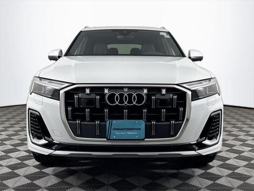 2025 Audi Q7 55 Premium Plus