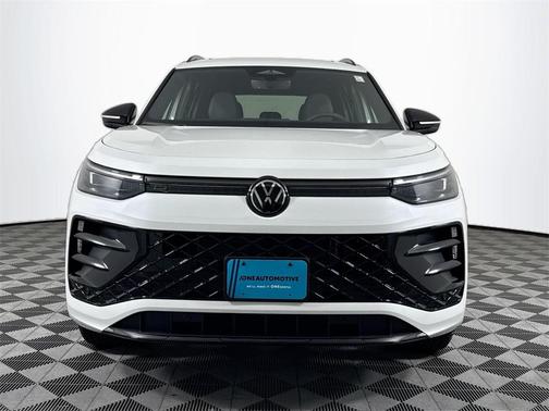 2025 Volkswagen Tiguan 2.0T SE R-Line Black 4MOTION