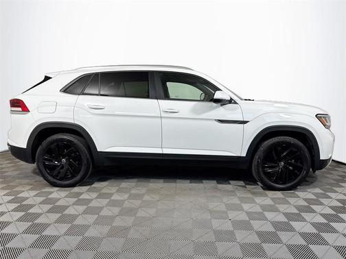 2023 Volkswagen Atlas Cross Sport 2.0T SE w/Technology 4MOTION