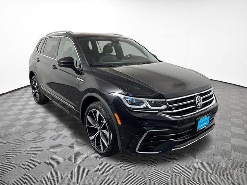 Deep Black Pearl 2024 Volkswagen Tiguan 2.0T SEL R-Line 4MOTION