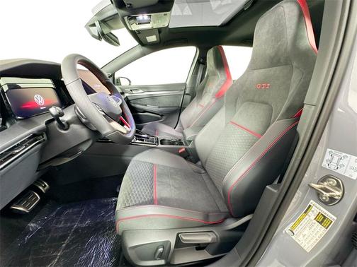 2025 Volkswagen Golf GTI 2.0T SE DSG
