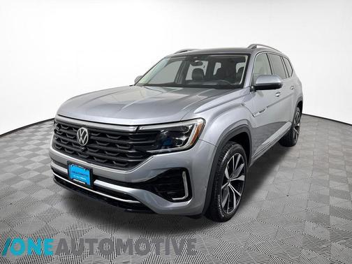 Silver Mist Metallic 2024 Volkswagen Atlas 2.0T SEL Premium R-Line 4MOTION