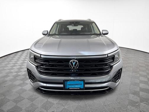Silver Mist Metallic 2024 Volkswagen Atlas 2.0T SEL Premium R-Line 4MOTION