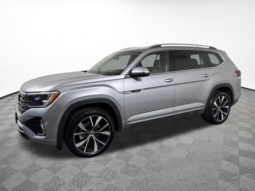 Silver Mist Metallic 2024 Volkswagen Atlas 2.0T SEL Premium R-Line 4MOTION
