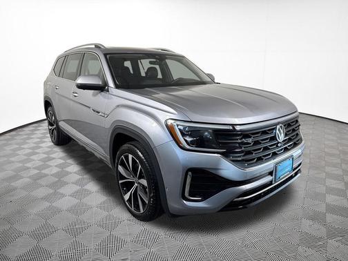 Silver Mist Metallic 2024 Volkswagen Atlas 2.0T SEL Premium R-Line 4MOTION