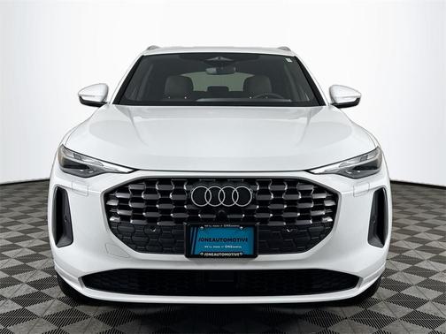 2025 Audi Q5 Premium TFSI quattro S tronic