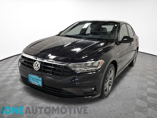 Deep Black 2019 Volkswagen Jetta 1.4T R-Line
