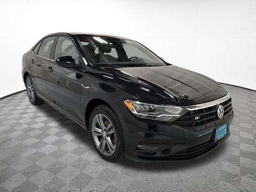 Deep Black 2019 Volkswagen Jetta 1.4T R-Line