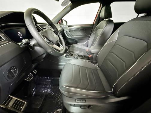 2024 Volkswagen Tiguan 2.0T SEL R-Line 4MOTION