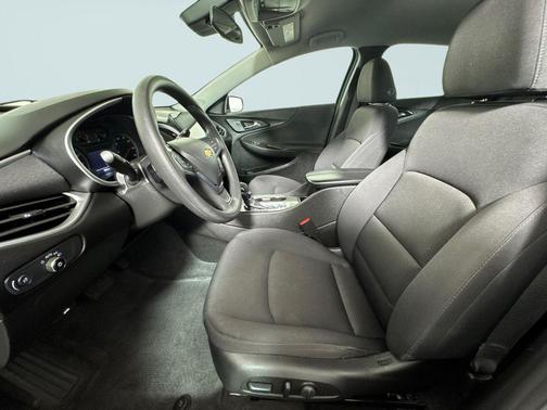 Sterling Gray Metallic 2024 Chevrolet Malibu FWD 1LT