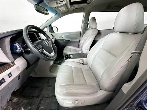 2015 Toyota Sienna XLE
