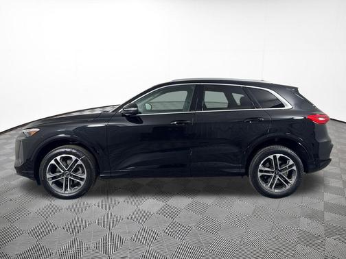 Black Metallic 2025 Audi Q5 Premium Plus TFSI quattro S tronic