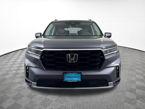 Gray 2025 Honda Pilot Elite