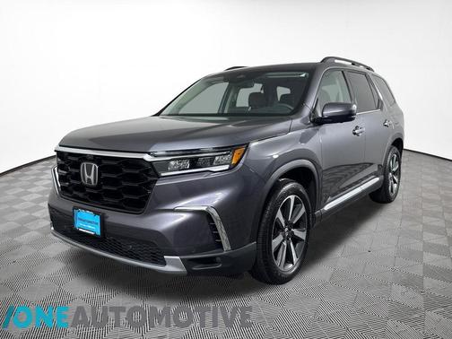 Gray 2025 Honda Pilot Elite