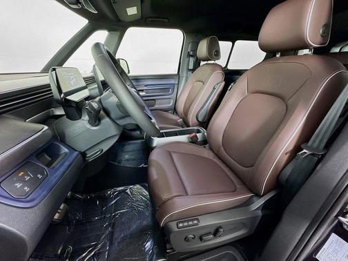 Deep Black Pearl 2025 Volkswagen ID. Buzz Pro S