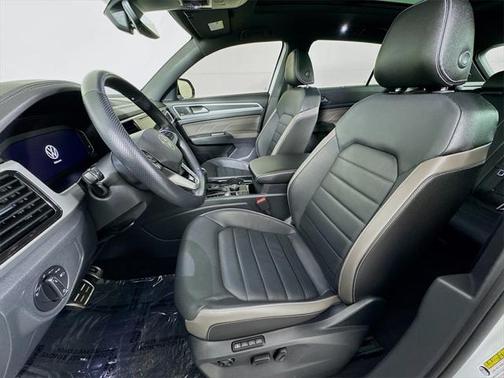 2023 Volkswagen Atlas Cross Sport 3.6L V6 SEL Premium R-Line