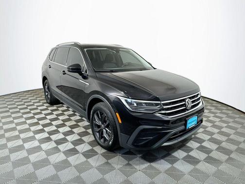 Deep Black 2024 Volkswagen Tiguan 2.0T SE 4MOTION