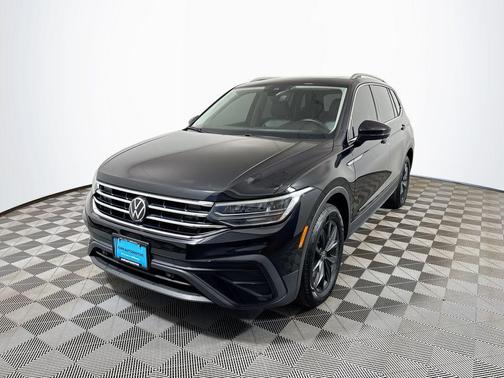 Deep Black 2024 Volkswagen Tiguan 2.0T SE 4MOTION