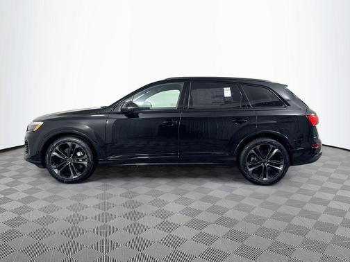 Mythos Black Metallic 2026 Audi Q7 55 Premium Plus