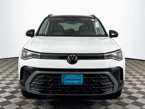 2026 Volkswagen Taos SE Black