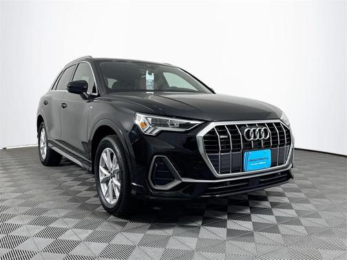 2025 Audi Q3 Premium 45 TFSI S line quattro Tiptronic