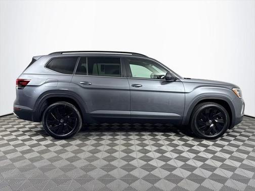 2025 Volkswagen Atlas 2.0T SE w/Technology 4MOTION