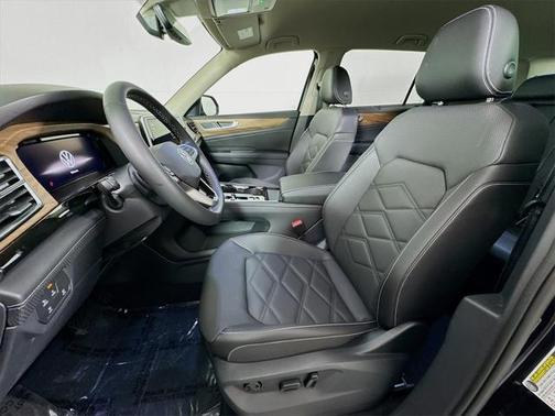 2025 Volkswagen Atlas 2.0T SE w/Technology 4MOTION