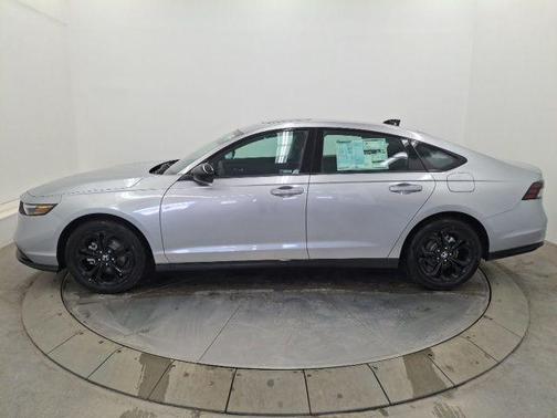 Solar Silver Metallic 2025 Honda Accord SE