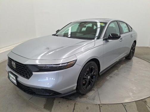 Solar Silver Metallic 2025 Honda Accord SE