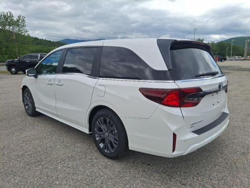 Platinum White Pearl 2026 Honda Odyssey Touring