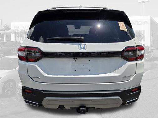 Platinum White Pearl 2024 Honda Pilot Elite